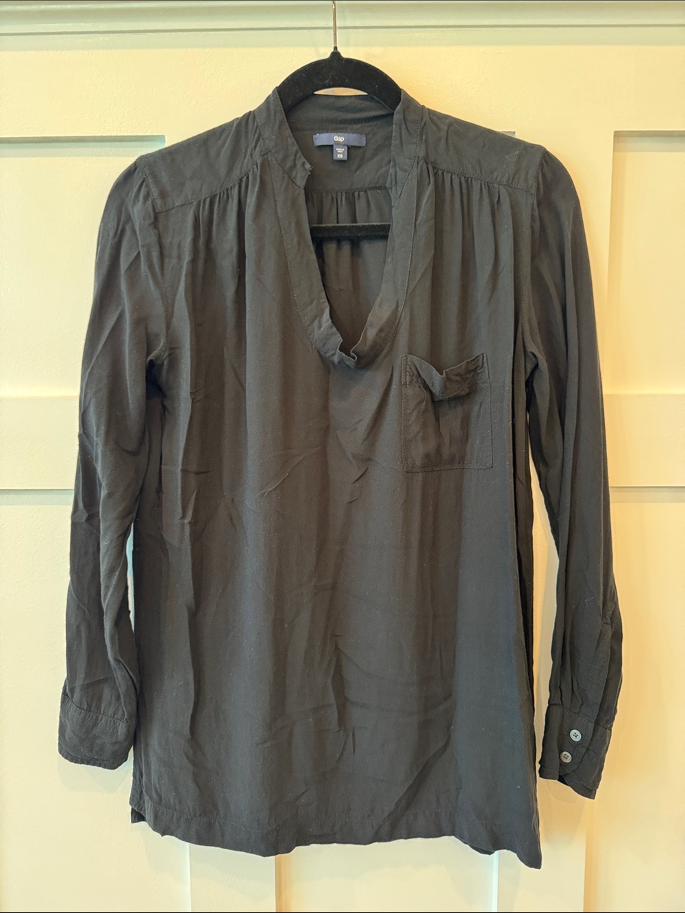 GAP Women's Black Long-Sleeve V-Neck Blouse